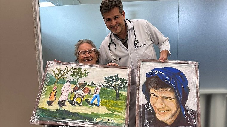 Em tratamento renal, paciente homenageia médico com quadro realista