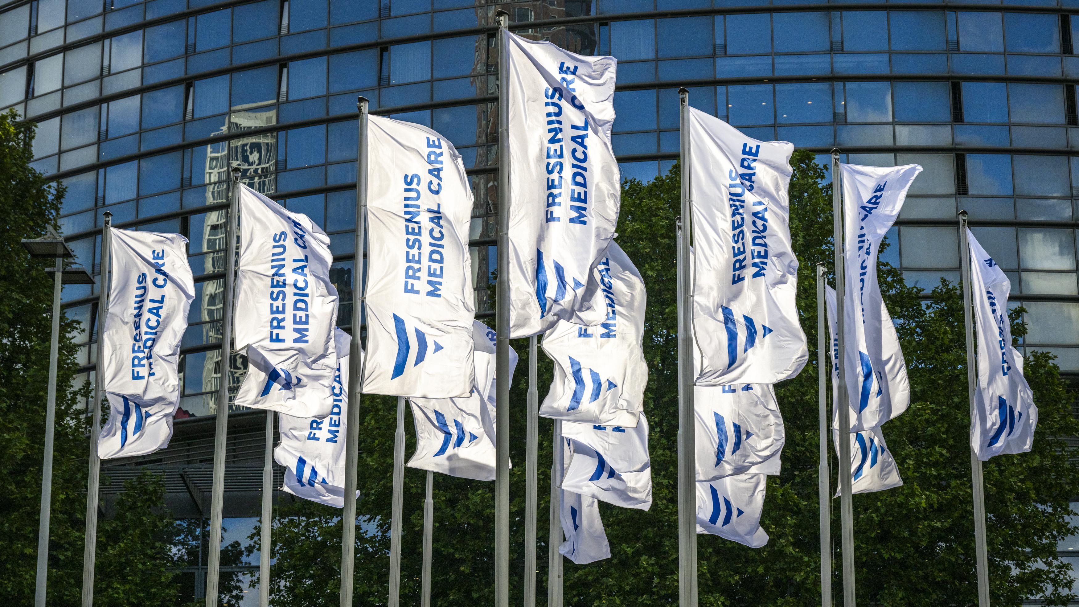 Fresenius Medical Care kündigt neues Aktienrückkaufprogramm mit einem Gesamtvolumen von rund 1 Milliarde Euro und einer schrittweisen Umsetzung über 12 Monate an