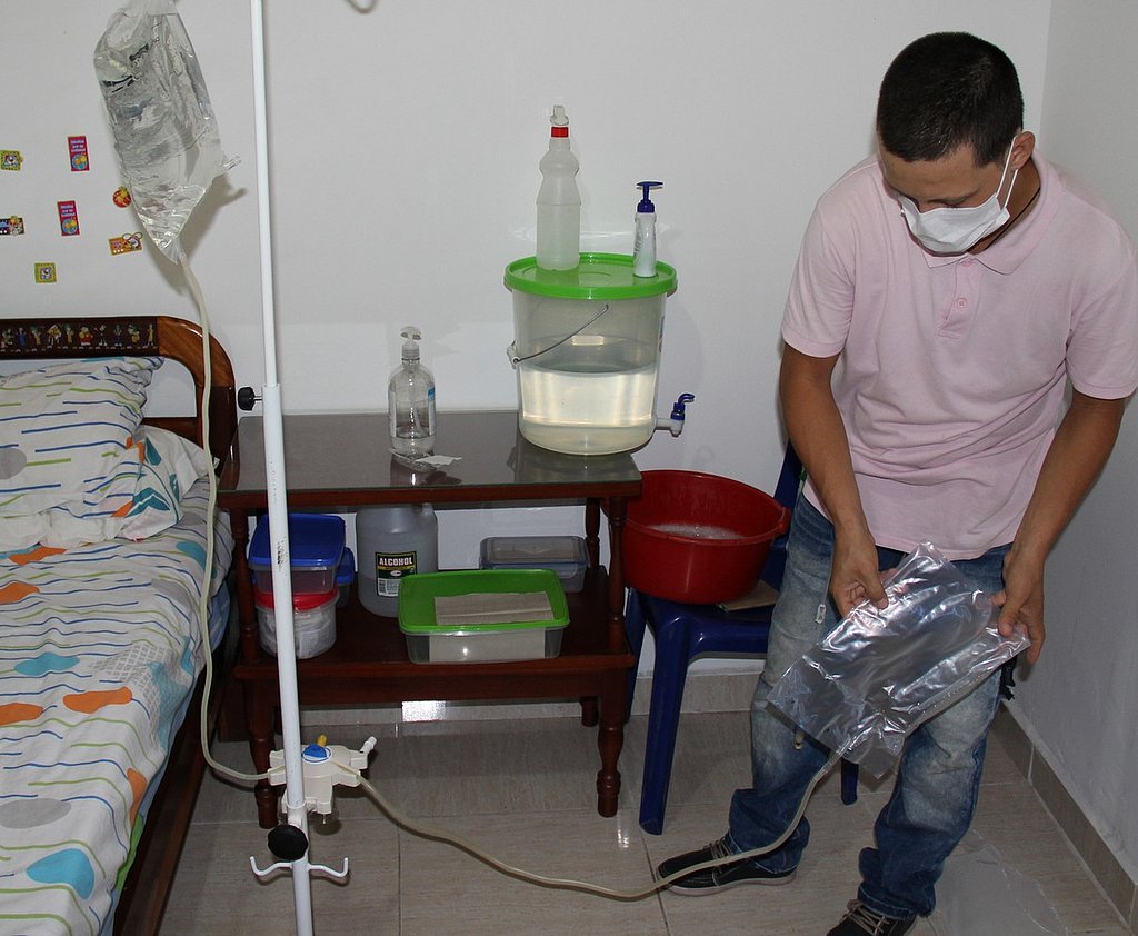 Terapia de diálisis en casa