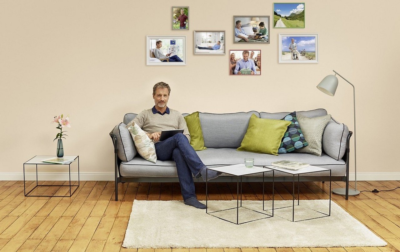 patient_relaxing_at_home