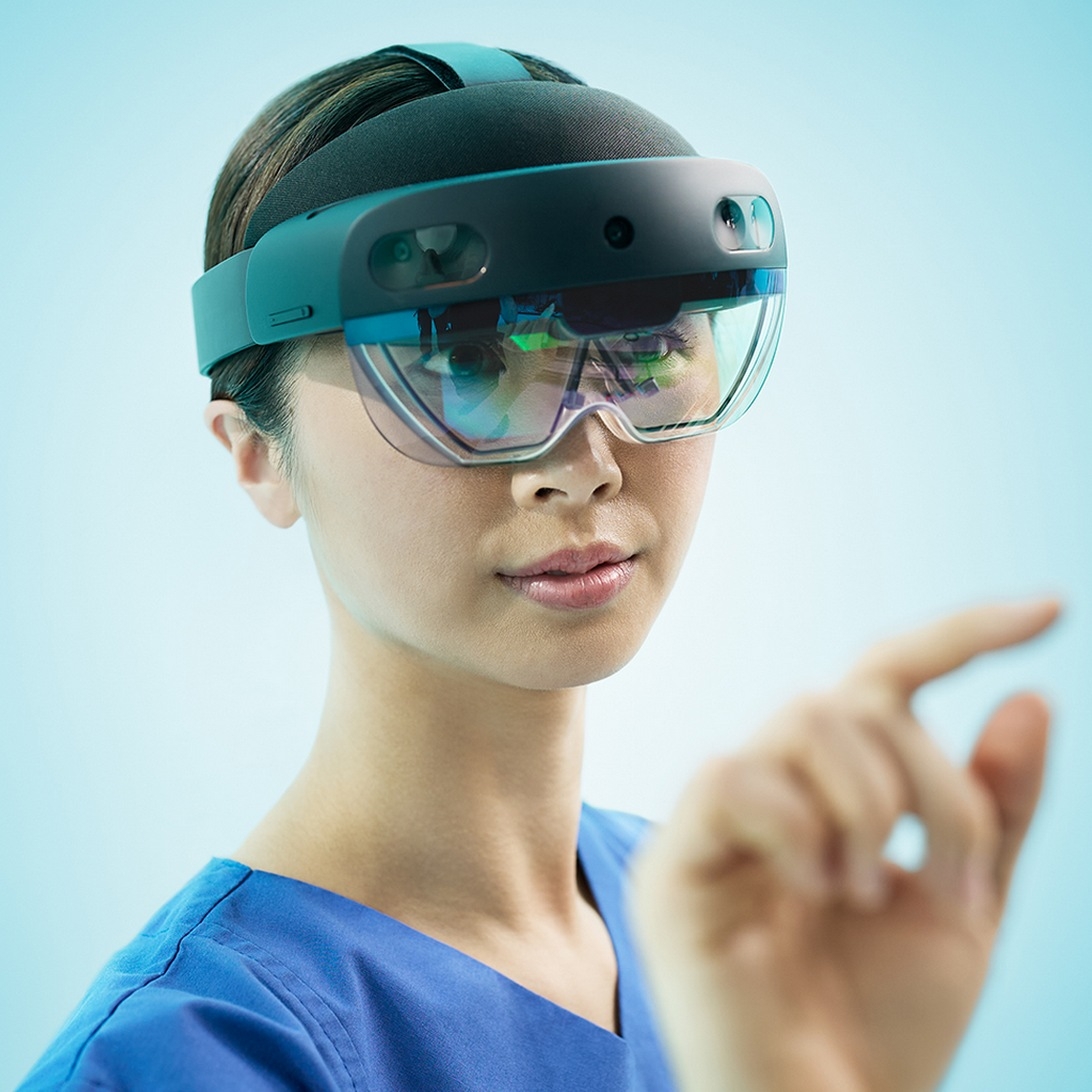 Why is Augmented Reality (AR) training increasingly used as an educational tool?