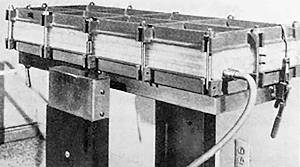 Early model of a Kiil dialyser