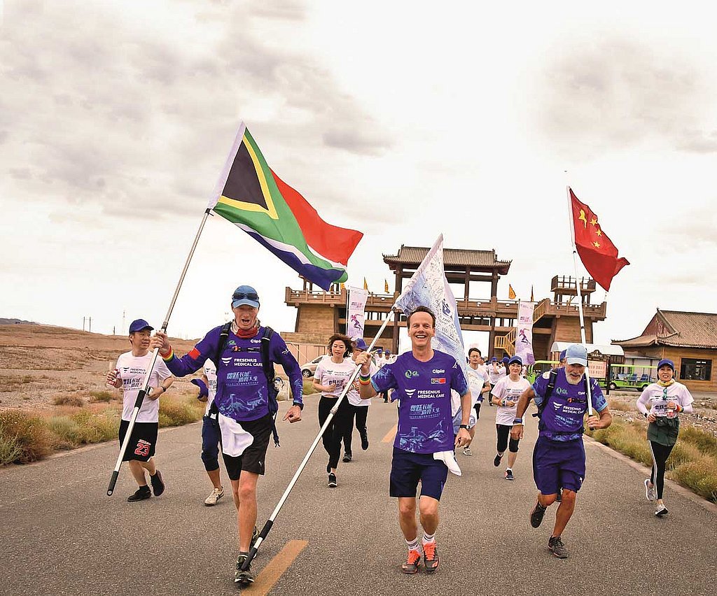 Back to the Wall kidney care campaign: David Gier and Andrew Stuart began their journey to run the entire route of the Great Wall of China at the end of March 2018.