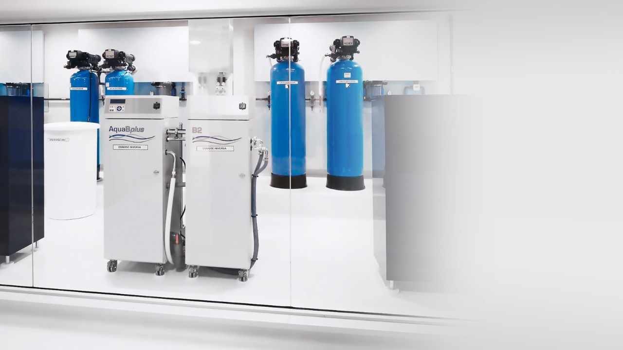 Comprehensive water treatment systems for dialysis units